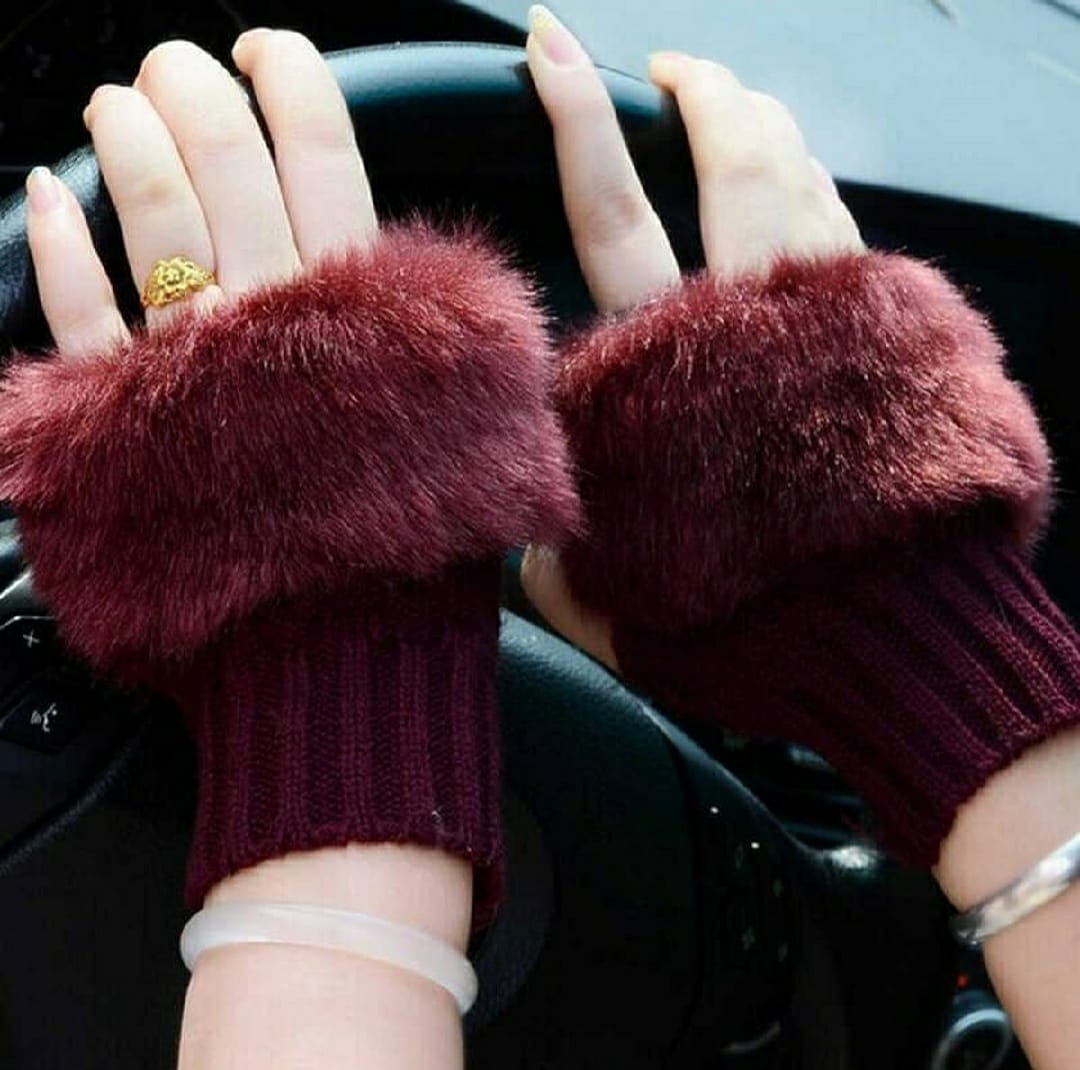 Imported Women Hand Wrist Warmer Winter Fingerless Knitted Gloves