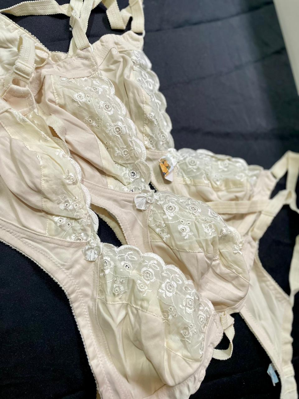 PACK OF 2 PIECES IMPORTED FLORAL BRAs