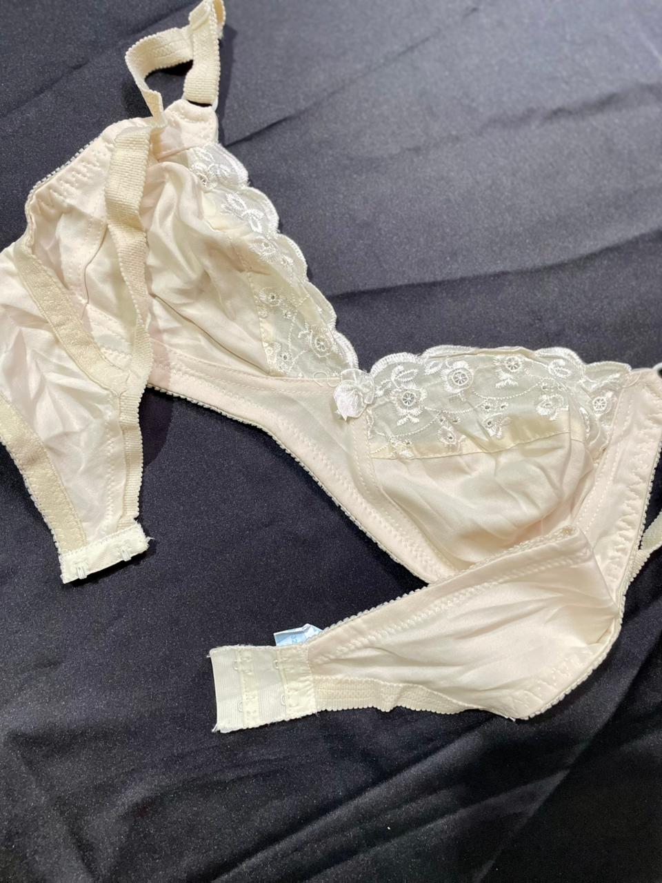 PACK OF 2 PIECES IMPORTED FLORAL BRAs