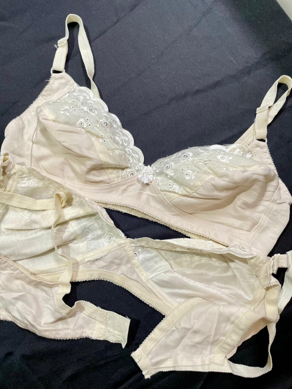 PACK OF 2 PIECES IMPORTED FLORAL BRAs